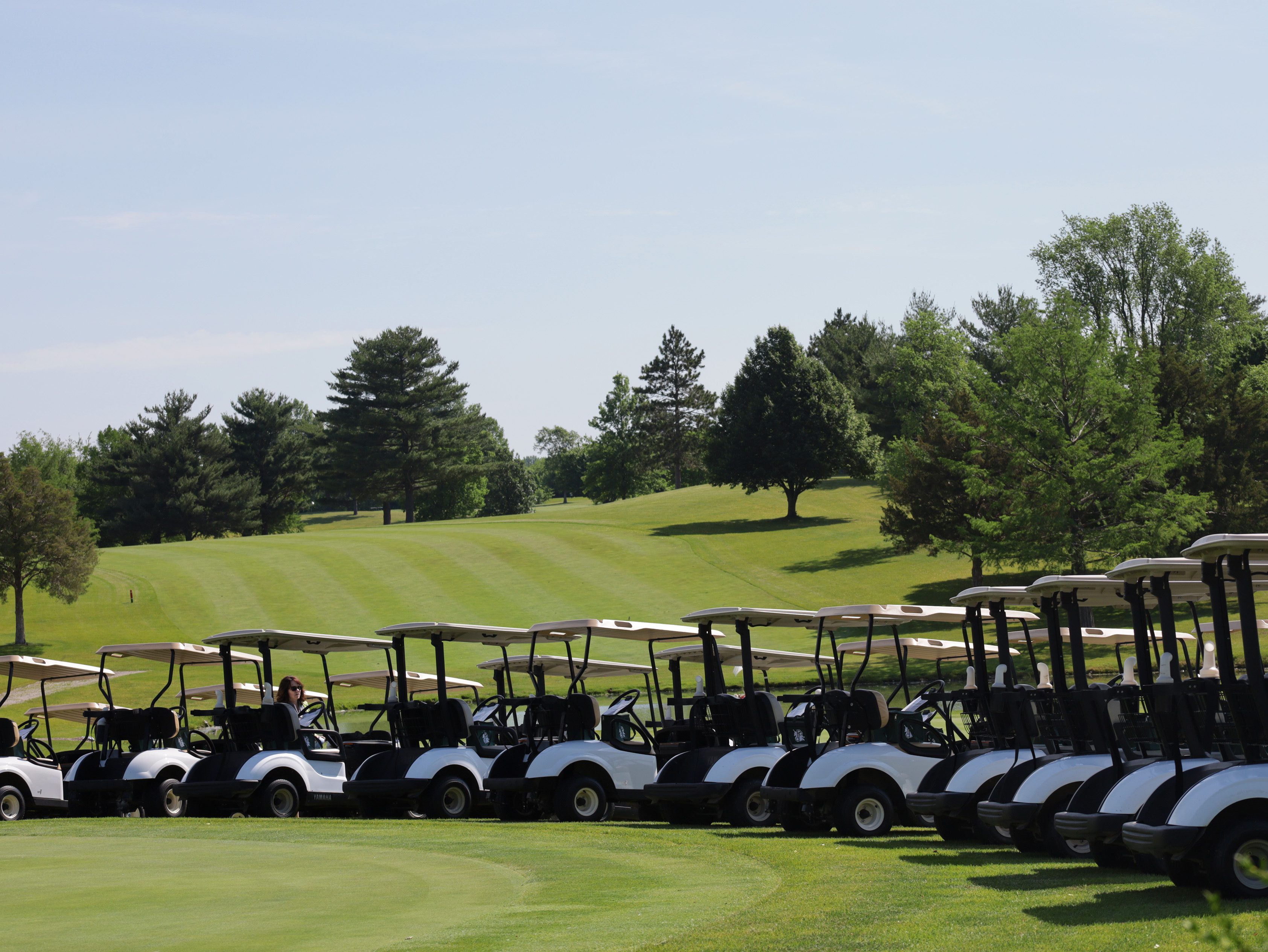 Scenic hole at Kellogg Golf Course with manicured fairway